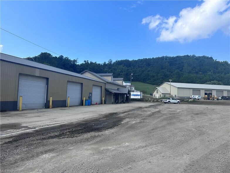 More Photos Of 54760 Neffs Bellaire Rd, Bellaire Warehouse For Lease