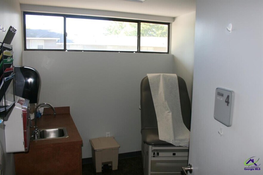 More Photos Of 1057 Morningside Dr, Perry Medical For Sale