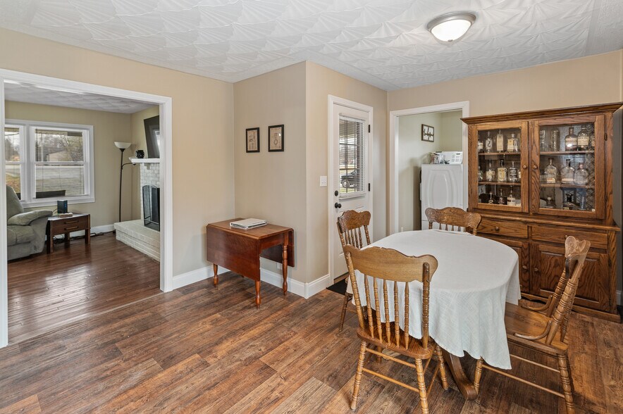 More Photos Of 3625 New Shepherdsville Rd, Bardstown Flex For Sale