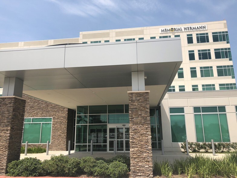 More Photos Of 27700 Highway 290, Cypress Medical For Lease