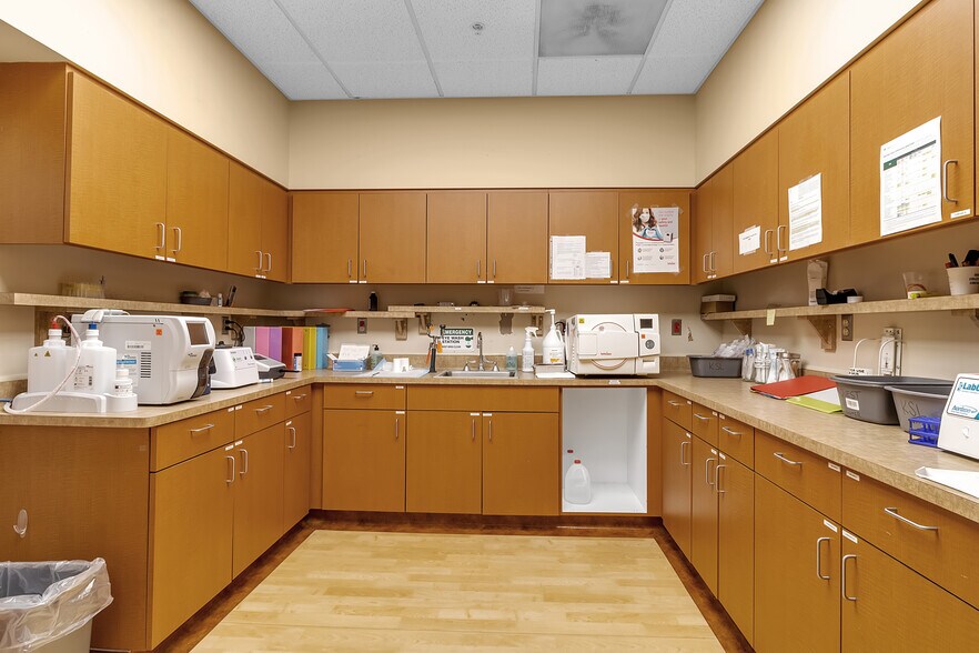 More Photos Of 2099 Niagara Falls Blvd, Amherst Medical For Sale
