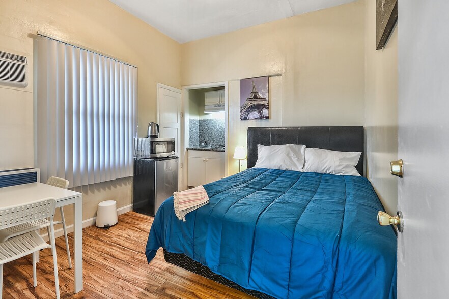 More Photos Of 721-729 S Alvarado St, Los Angeles Apartments For Lease