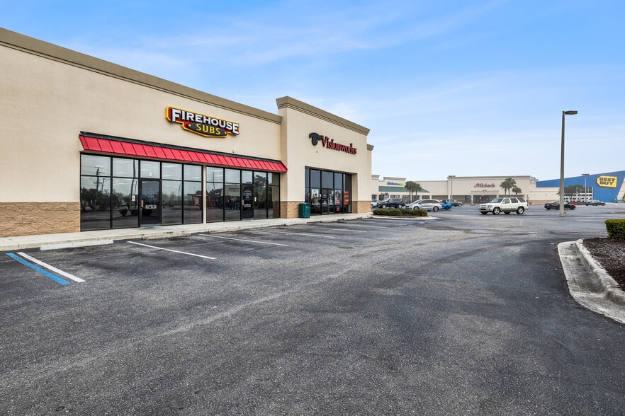 More Photos Of 18500 Veterans Blvd, Port Charlotte General Retail For Sale
