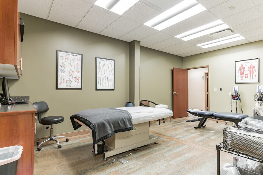 More Photos Of 9299 S Broadway, Highlands Ranch Medical For Sale