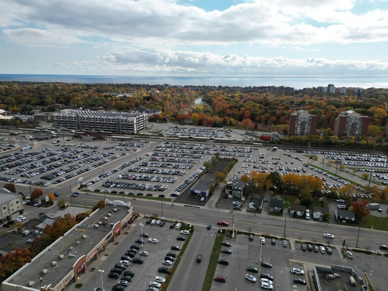 More Photos Of 142 Cross Ave, Oakville Auto Repair For Sale