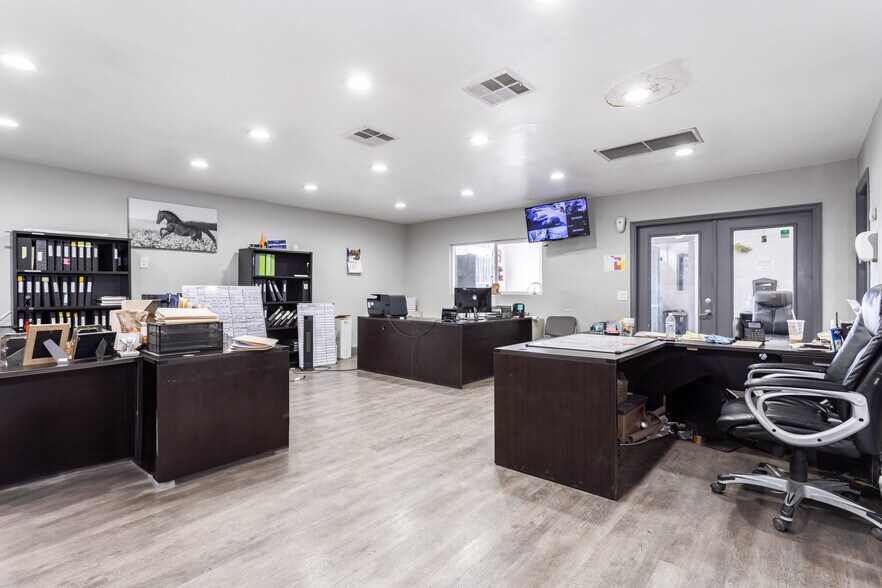 More Photos Of 669 Arroyo St, San Fernando Manufacturing For Sale