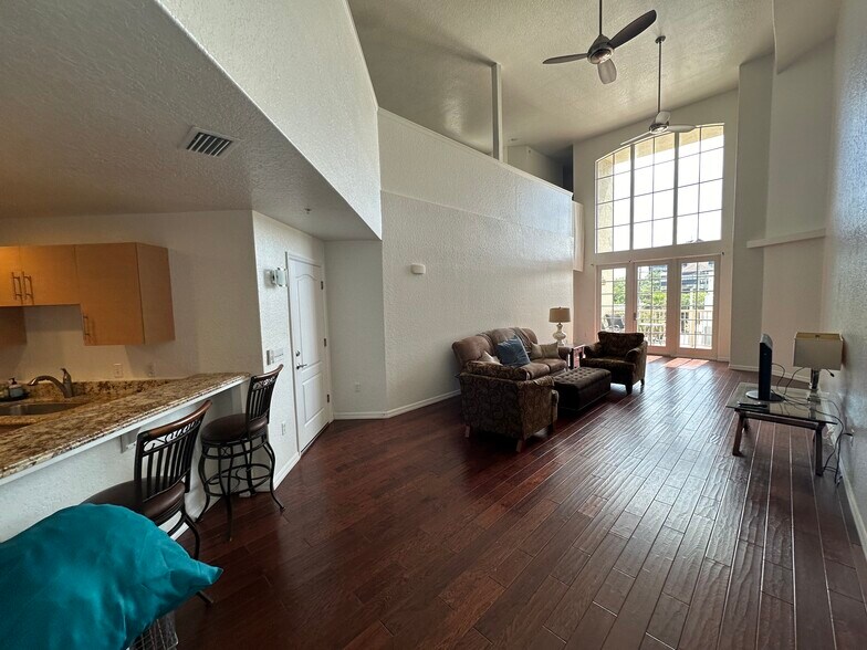 More Photos Of 128 S Beach St, Daytona Beach Apartments For Sale