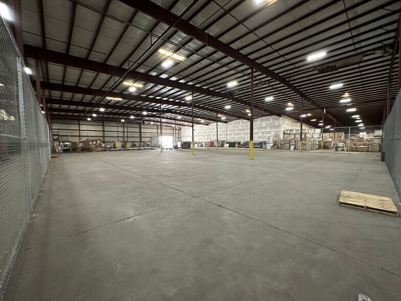 More Photos Of 385 French Collins Rd, Conway Warehouse For Lease