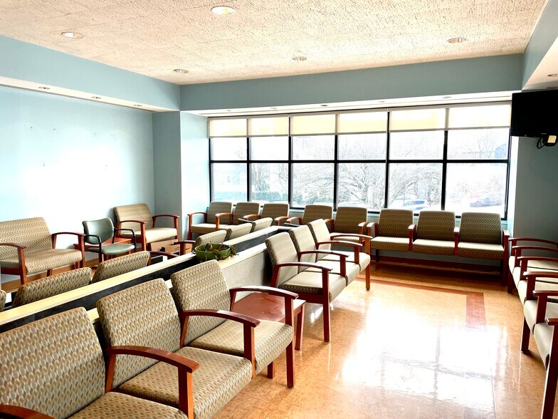 More Photos Of 17 Seekonk St, Providence Medical For Lease