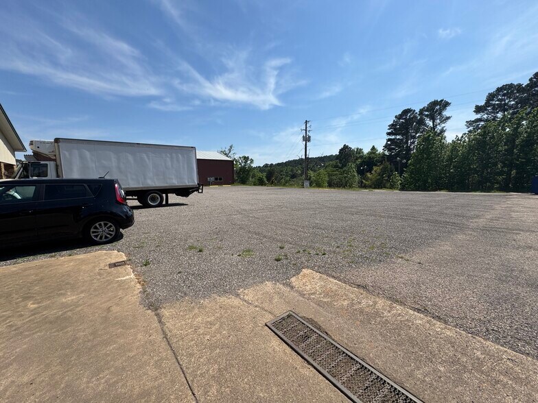 More Photos Of 2130 Country Club Rd, Palestine Golf Course Driving Range For Sale
