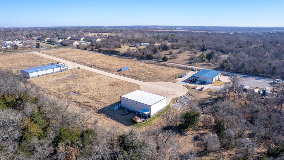 More Photos Of 6679 Prosper Rd, Edmond Showroom For Lease