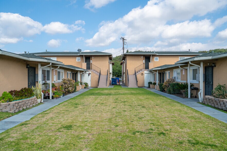 Primary Photo Of 2135 W Ball Rd, Anaheim Apartments For Sale
