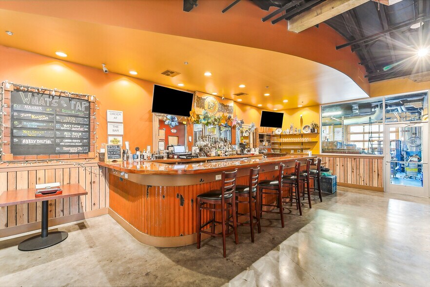 More Photos Of 3000 Royal St, New Orleans Storefront Retail Office For Lease