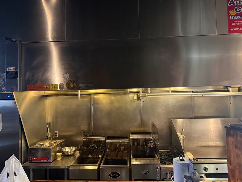 More Photos Of 111 E Main St, Flushing Bar For Sale