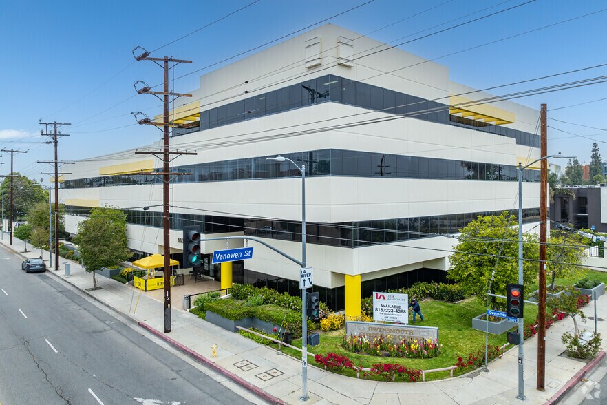 Primary Photo Of 6800 Owensmouth Ave, Woodland Hills Office For Lease