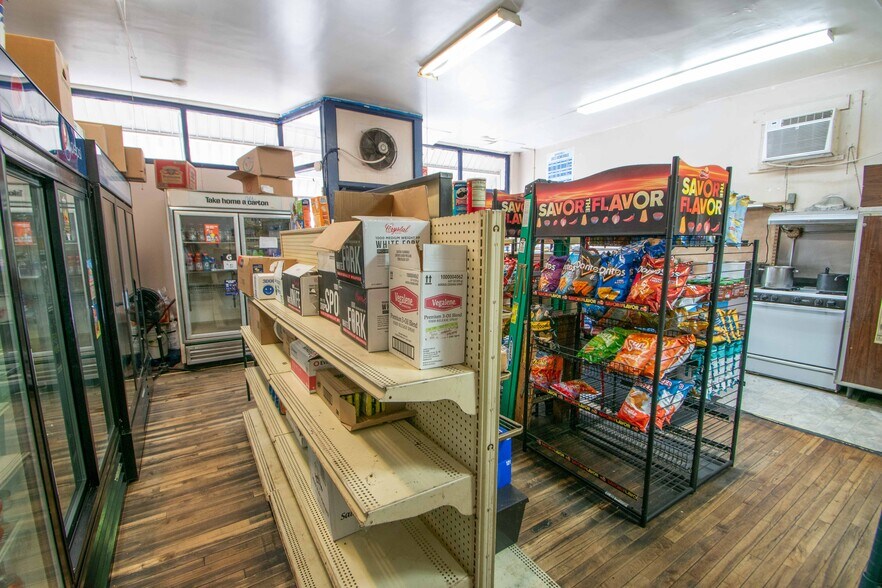 More Photos Of 301 E North St, Geneva Apartments For Sale