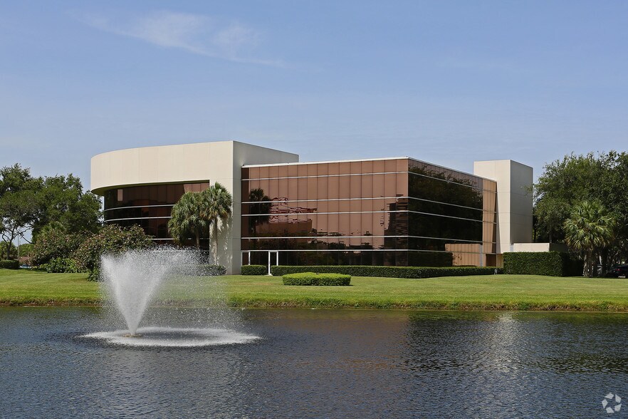 More Photos Of 580 Village Blvd, West Palm Beach Medical For Lease
