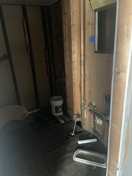 More Photos Of 900 N 2nd St, Saint Charles Storefront Retail Residential For Sale