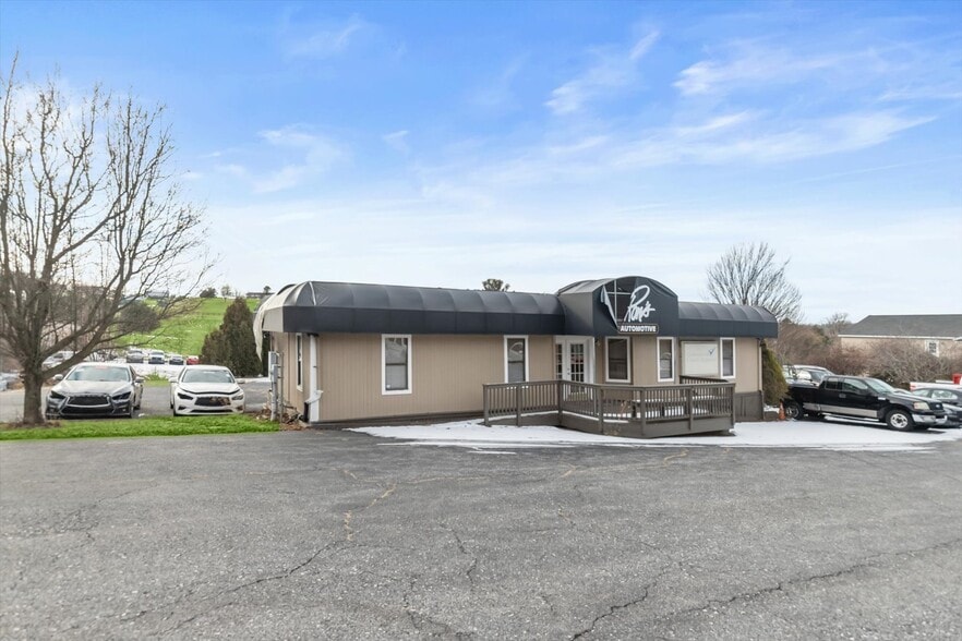 More Photos Of 4028 Hanover Pike, Manchester Auto Repair For Sale