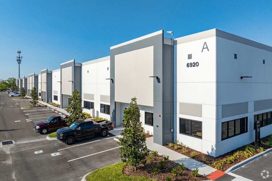 More Photos Of 6920 U.S. 41 hwy, Apollo Beach Warehouse For Lease