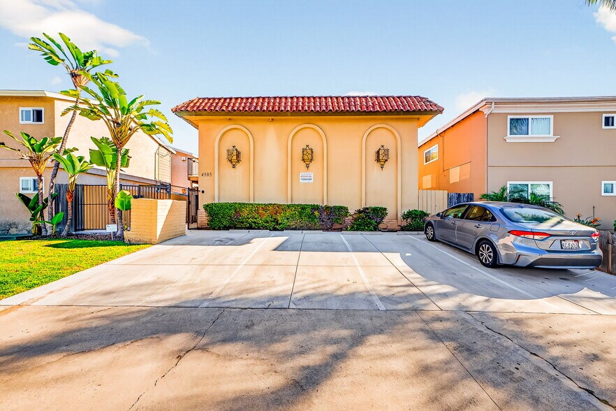 More Photos Of 4585 Felton St, San Diego Apartments For Sale