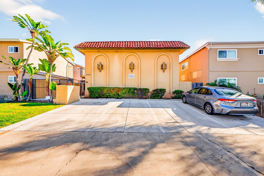 More Photos Of 4585 Felton St, San Diego Apartments For Sale