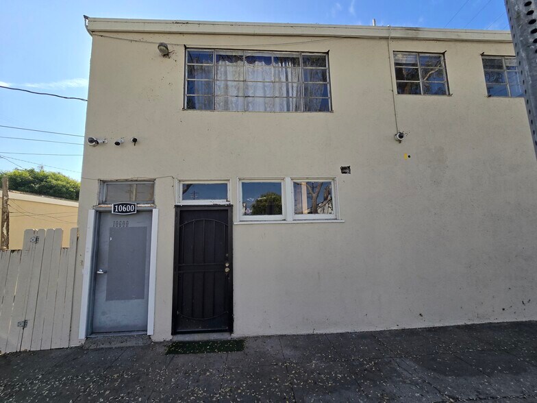 More Photos Of 10600 Culver Blvd, Culver City Storefront Retail Office For Lease