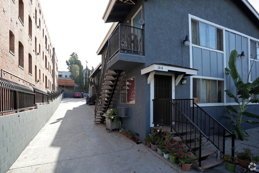 More Photos Of 140 S Westmoreland Ave, Los Angeles Apartments For Sale