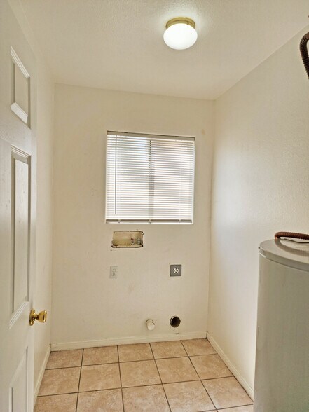 More Photos Of 1951 Teepee Rd, Pahrump Apartments For Sale