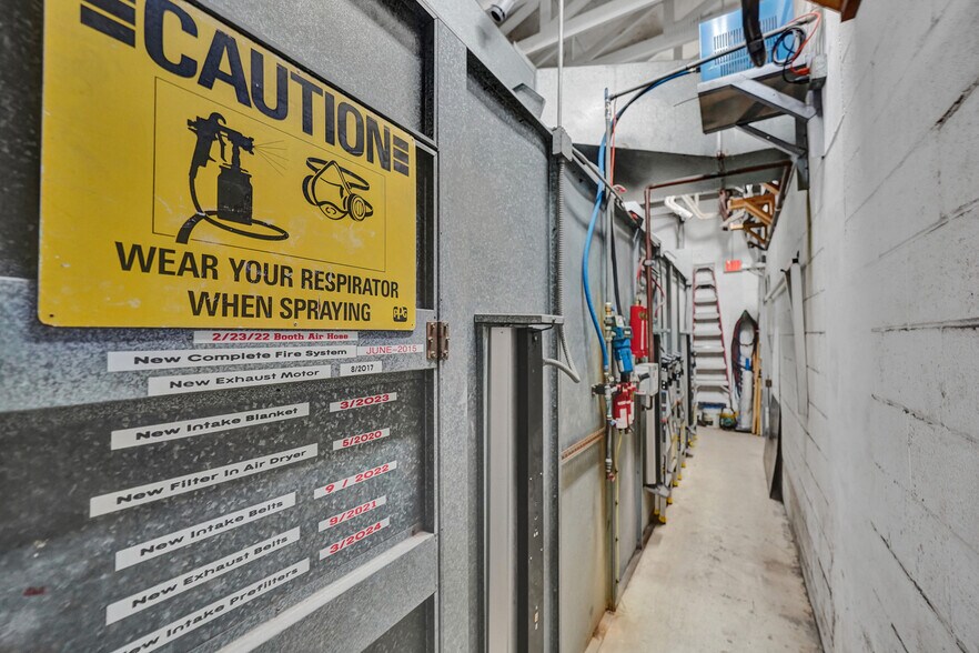 More Photos Of 121 SE 1st Ave, Dania Beach Auto Repair For Lease