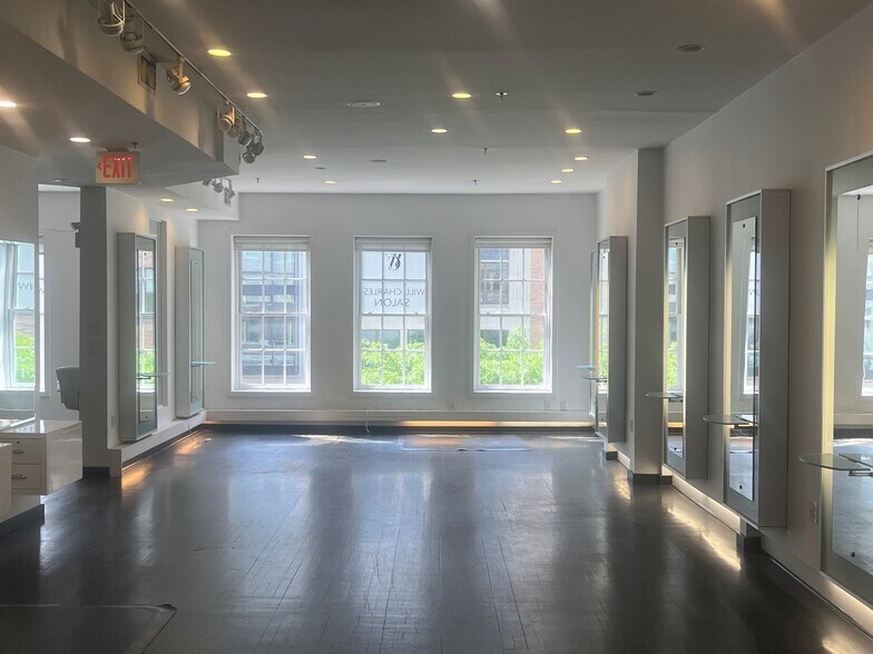 More Photos Of 11 Newbury St, Boston Storefront Retail Office For Lease