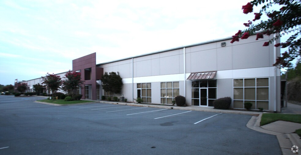 More Photos Of 4700 S Bowman Rd, Little Rock Light Manufacturing For Lease