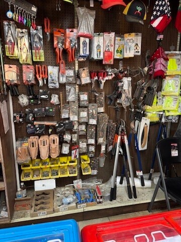 More Photos Of 527 S Sunrise Ave, Madera Freestanding For Sale