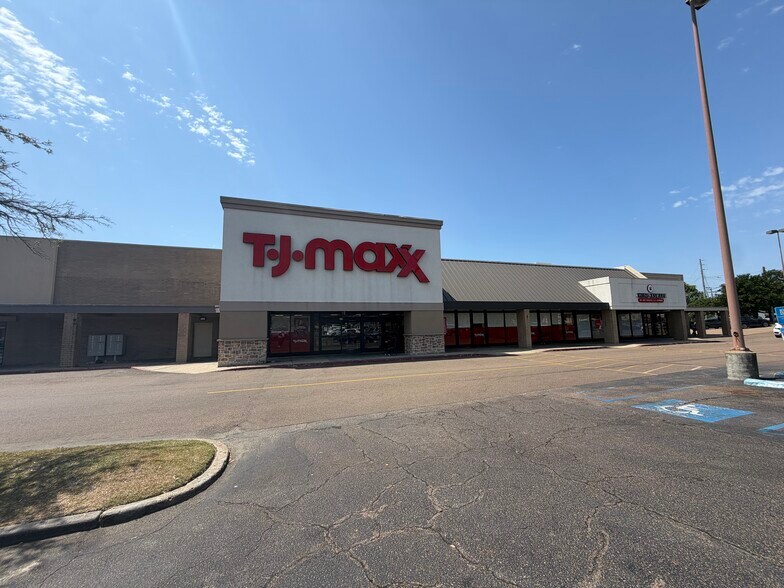 More Photos Of 3405 Pemberton Sq, Vicksburg General Retail For Sale