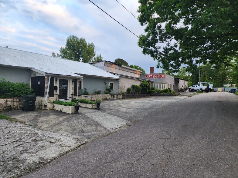Primary Photo Of 207 S Goley St, Durham Warehouse For Lease