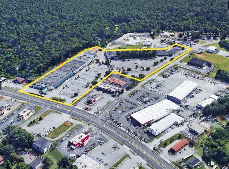 More Photos Of 111 Seminole Plz, Madison Heights Storefront For Sale