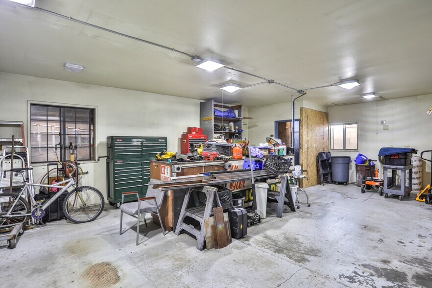 More Photos Of 436 Oakdale Dr, Claremont Flex For Sale