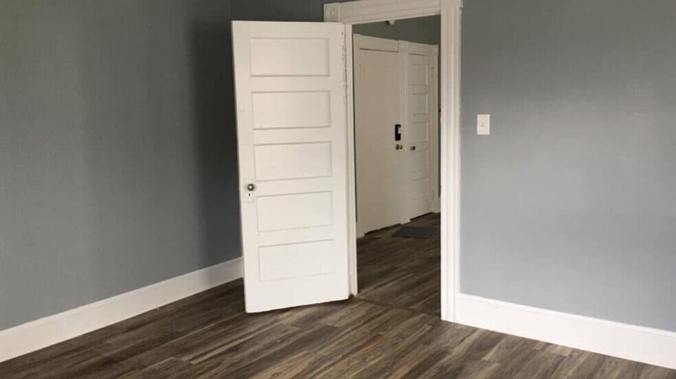 More Photos Of 164 Grove St, New Britain Apartments For Sale