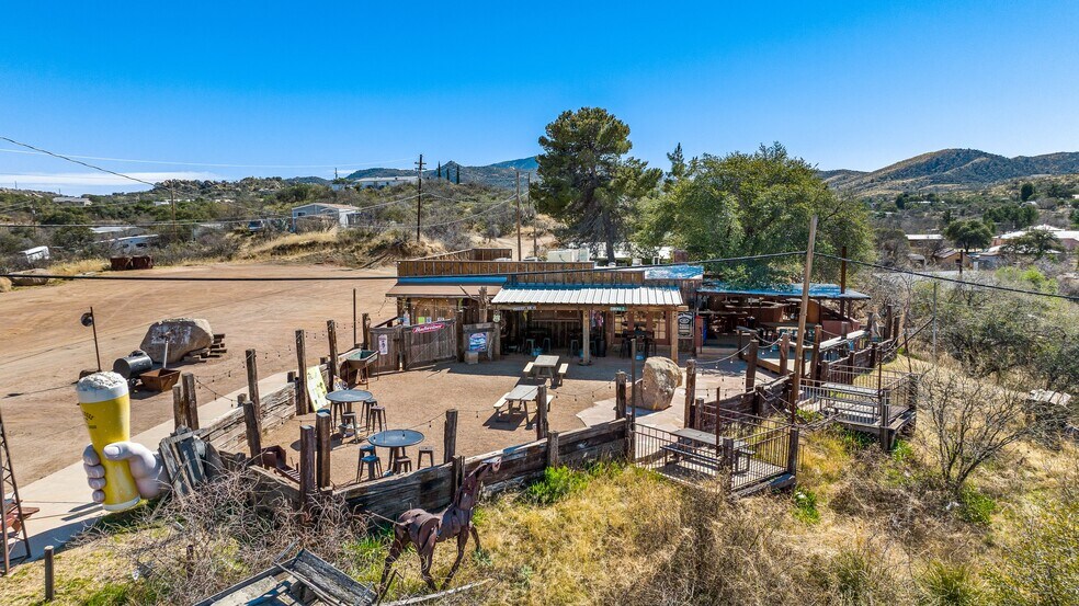 More Photos Of 1200 N Jefferson Dr, Oracle Bar For Sale