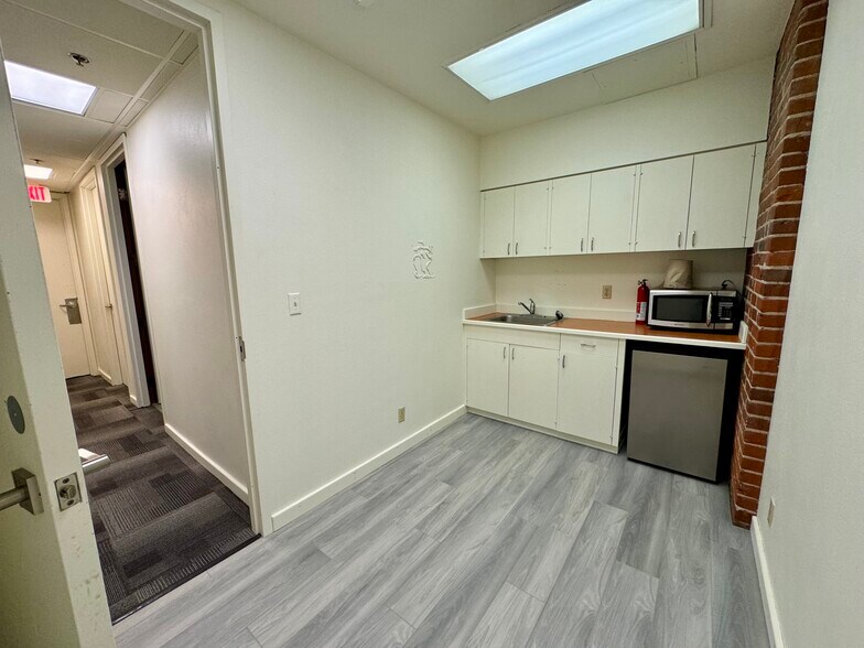 More Photos Of 521 SW 11th, Portland Loft Creative Space For Lease