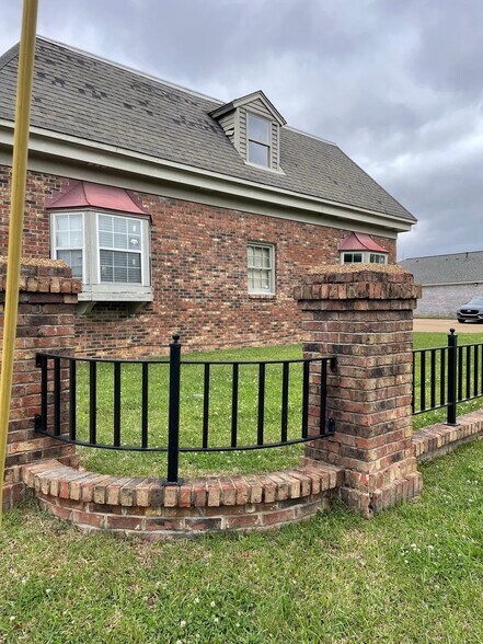 More Photos Of 5440 Executive Pl, Jackson Office For Sale