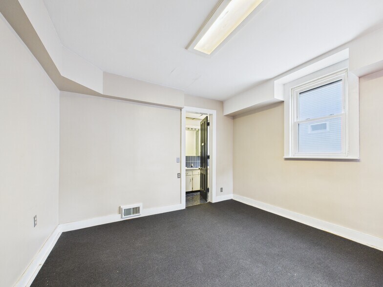 More Photos Of 40 E Genesee St, Auburn Storefront Retail Residential For Sale