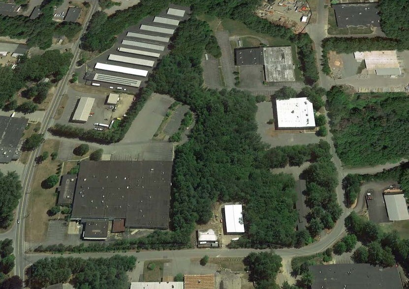 More Photos Of 16 Brent Dr, Hudson Light Manufacturing For Lease