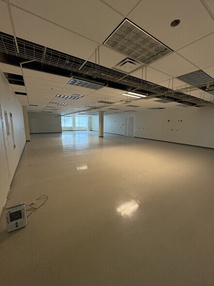 More Photos Of 5300 Kings Island Dr, Mason Office For Sale