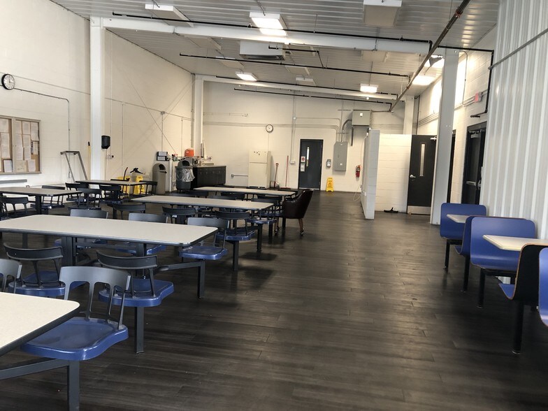 More Photos Of 315 Cassell St, Winston-Salem Distribution For Lease