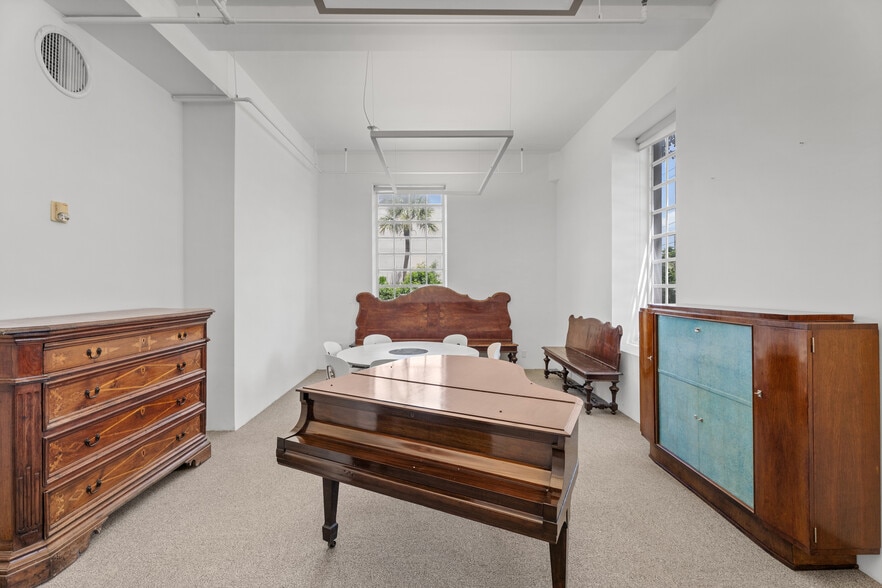 More Photos Of 5960 SW 57th Ave, Miami Office For Sale