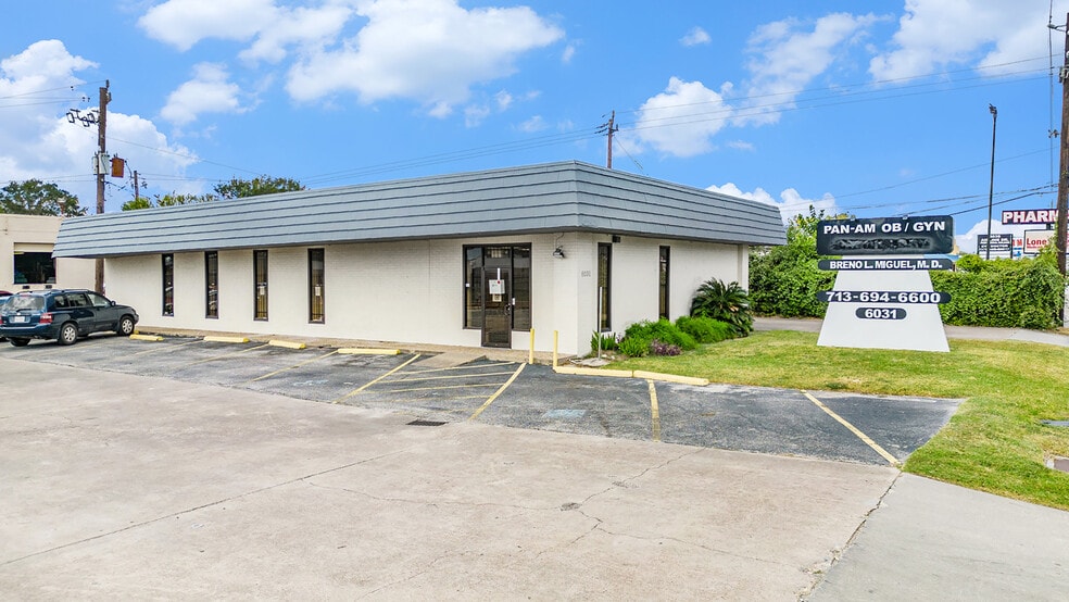More Photos Of 6031 Airline Dr, Houston Medical For Sale