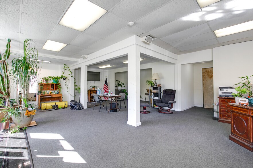 More Photos Of 10211 Chamberlayne Rd, Mechanicsville Freestanding For Sale