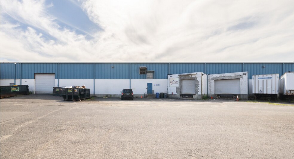 More Photos Of 74 Spring St, Southington Manufacturing For Lease