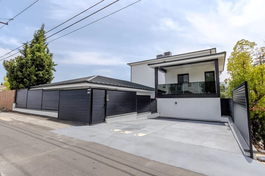 More Photos Of 2941 Mary St, La Crescenta Apartments For Sale